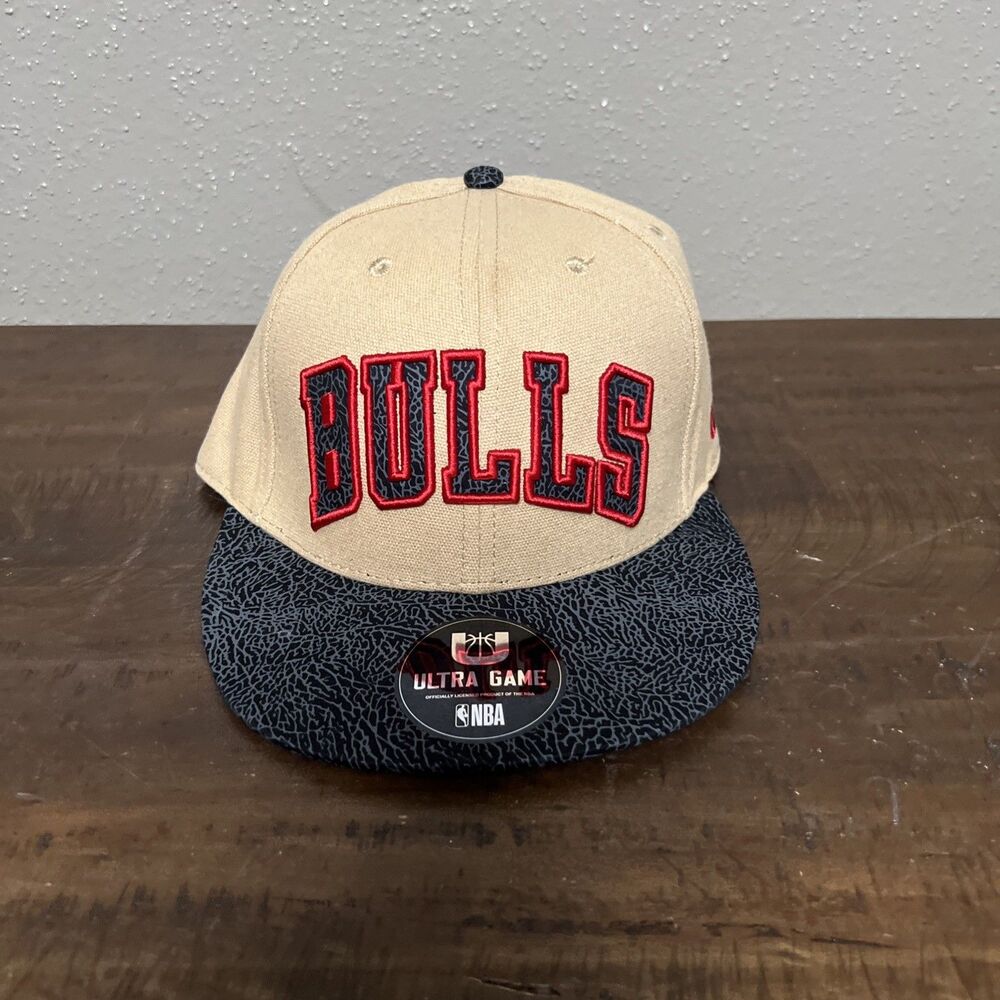 CHICAGO BULLS SNAPBACK HAT Tan Brown Flat Bill Script Logo Ultra Game Men NWT